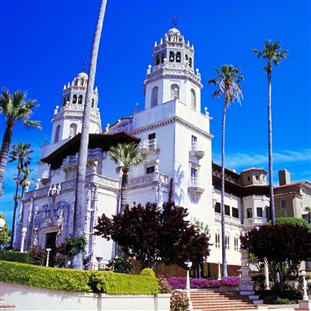 Castles & Clydesdales: Illuminated Coastal Escape